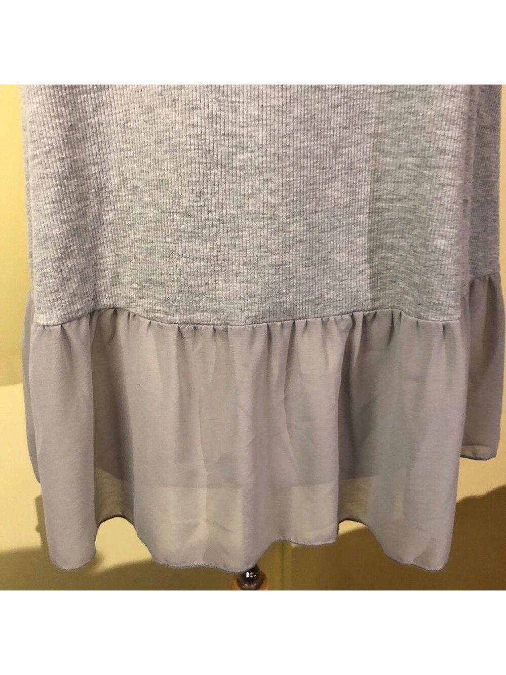 Umgee Gray Ruffle Hem Tank Top sz Large - Picture 4 of 8
